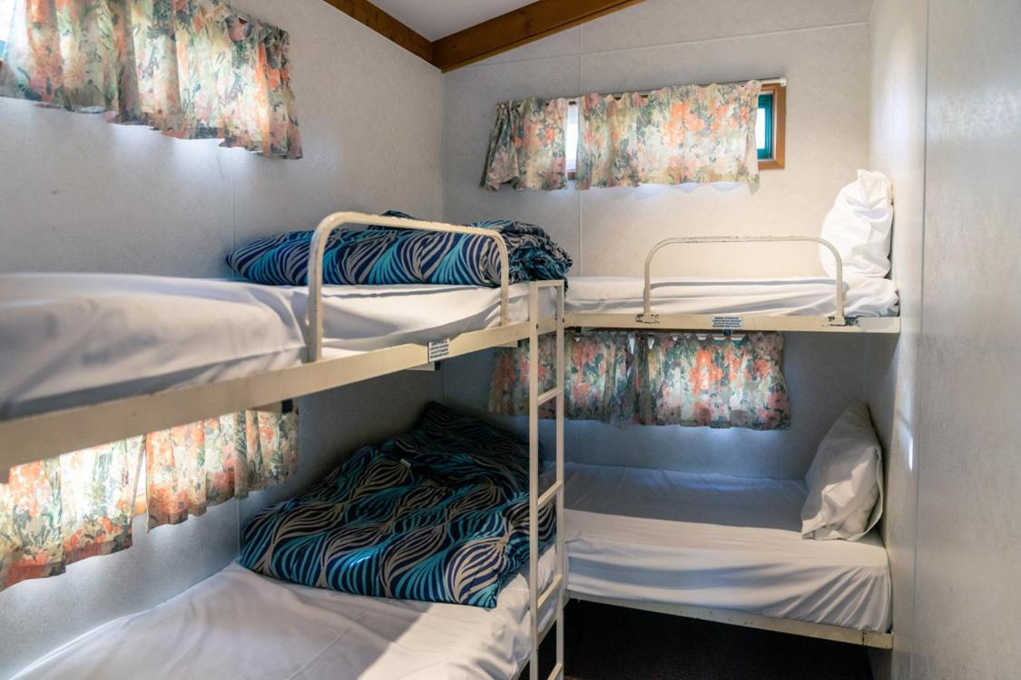 שפרטון Victoria Lake Holiday Park מראה חיצוני תמונה