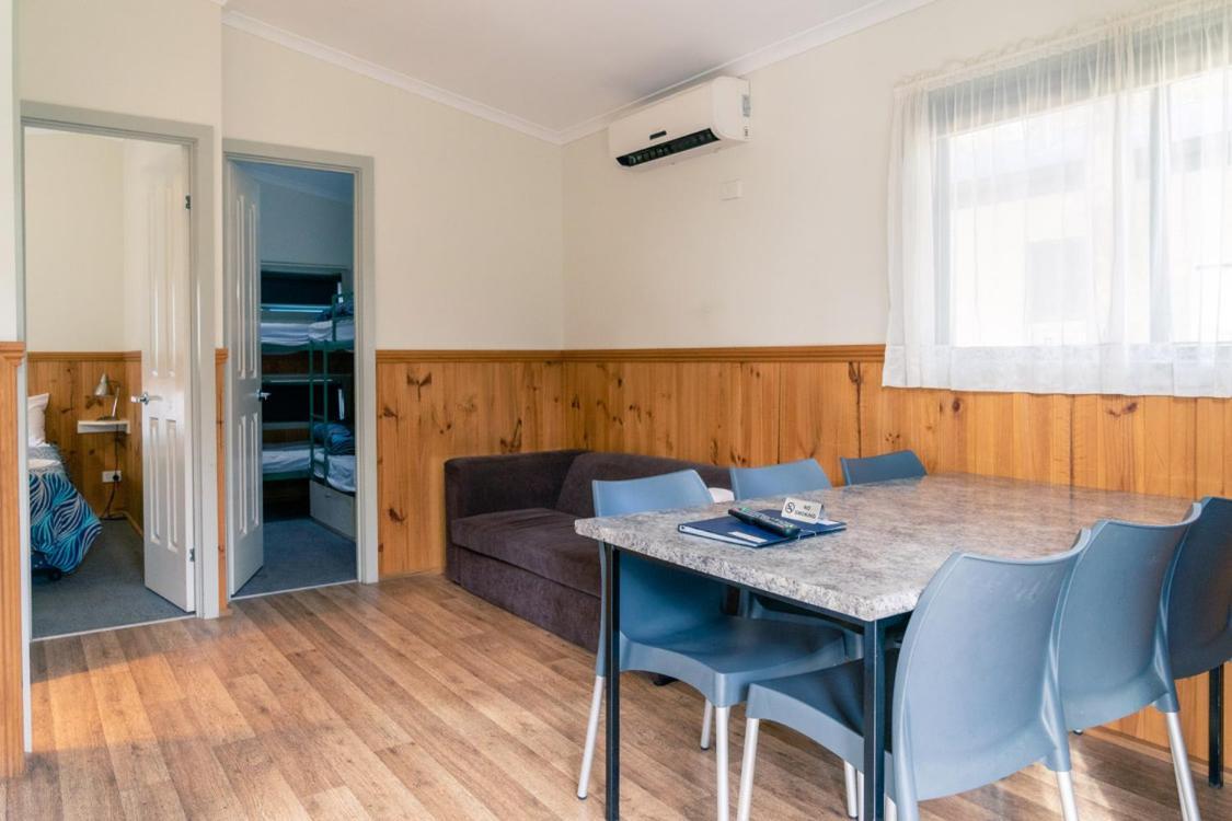שפרטון Victoria Lake Holiday Park מראה חיצוני תמונה