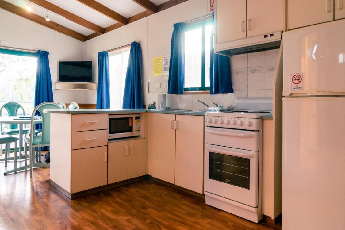 שפרטון Victoria Lake Holiday Park מראה חיצוני תמונה